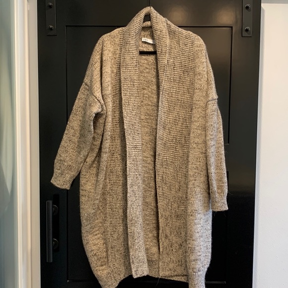 Zara Sweaters - 🖤 NWOT Zara Oversized Cardigan